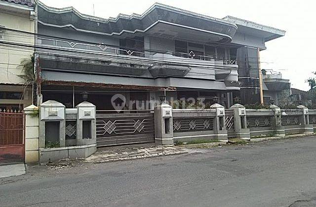 RUMAH' MEWAH DEKAT KAMPUS UGM DI JALAN KALIURANG KM 5 1