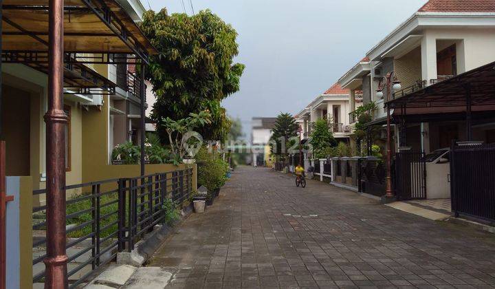 RUMAH CANTIK DALAM PERUMAHAN DEKAT KAMPUS UGM DI JALAN KALIURANG KM 6 2