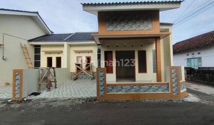 RUMAH BARU CANTIK SIAP HUNI DI TIRTOMARTANI  1