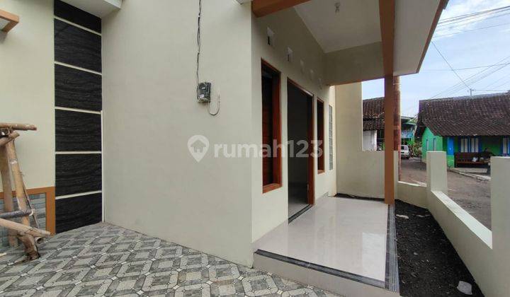 RUMAH BARU CANTIK SIAP HUNI DI TIRTOMARTANI  3