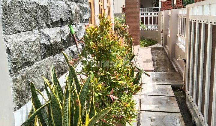 RUMAH MEWAH DI WAHID HASYIM DEKAT  BANYAK KAMPUS
