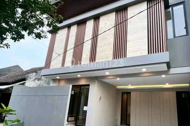 RUMAH MEWAH  BERIKUT FURNITURE DEKAT KAMPUS UGM DAN UII DI PALAGAN 1