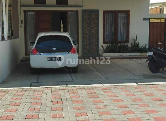 RUMAH MEWAH DALAM PERUMAHAN DI CEBONGAN 2