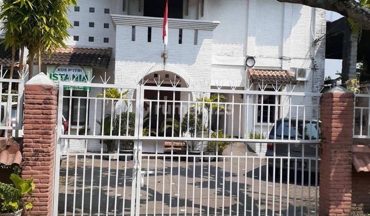 KOSAN EKLUSIF BERIKUT RUMAH INDUK DEKAT KAMPUS SI  2