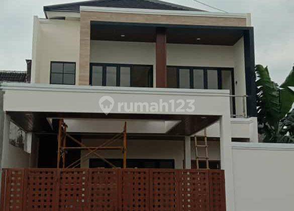 RUMAH BARU SIAP HUNI DEKAT KAMPUS UGM DAN UII DI JALAN KALIURANG KM 7 1