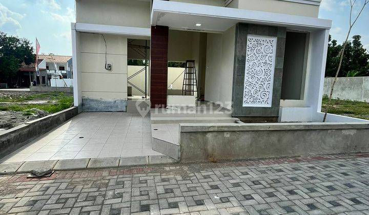 Rumah Cantik Dalam Rong Road Di Jalan Kabupaten 2