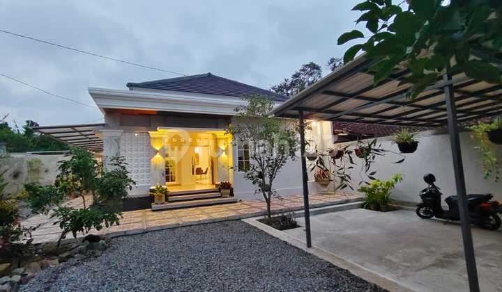 Modern Classic Style Cozy New House on Jalan Kaliurang Km 12 2