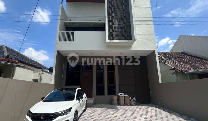 Rumah Mewah 2 Lantai Dekat Kampus Di Condongcatur Rumah Mewah 2 Lantai Dekat Kampus Di Condongcatur