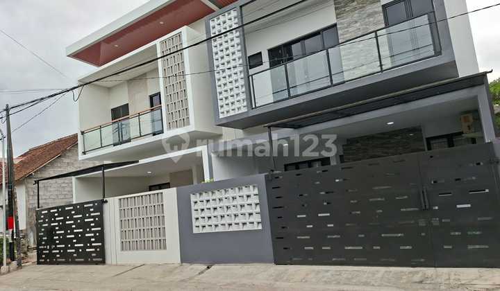 Ready-to-Occupy New House Near Campus in Minomartani