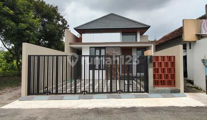 Rumah Model Tropis Dekat Kampus Ugm dan Uii di Jalan Kaliurang KM 10 Rumah Model Tropis Dekat Kampus Ugm dan Uii di Jalan Kaliurang KM 10