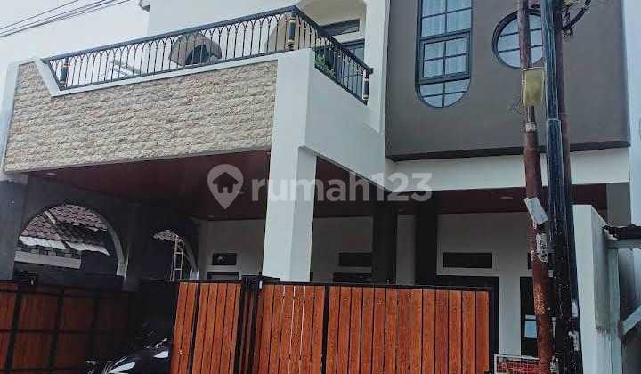 Boarding House with Main House Near UGM Campus in Palagan 2