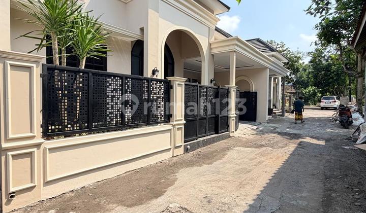 Rumah Mewah Amerika Clasic Modern di Maguwo Rumah Mewah Amerika Clasic Modern di Maguwo