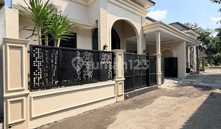 Rumah Mewah Amerika Clasic Modern di Maguwo Rumah Mewah Amerika Clasic Modern di Maguwo