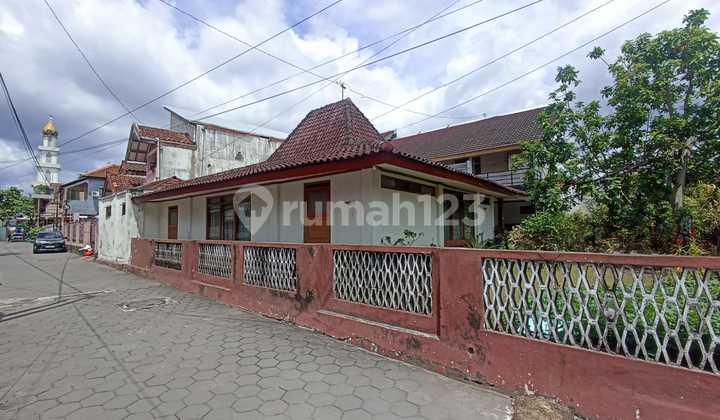 Kosan + Rumah Induk Dekat Kampus Ugm Jalan Kaliurang KM 4 Kosan + Rumah Induk Dekat Kampus Ugm Jalan Kaliurang KM 4