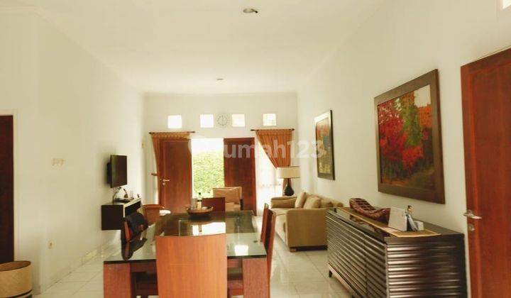 Rumah Villa di Geger Kalong Permai, Bandung Bagus Semi Furnished 1