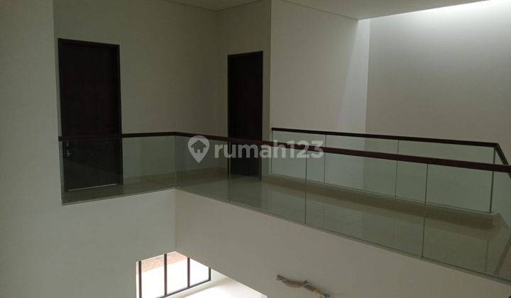 Rumah Summarecon Cluster Emily , Bandung 2 Lantai 2