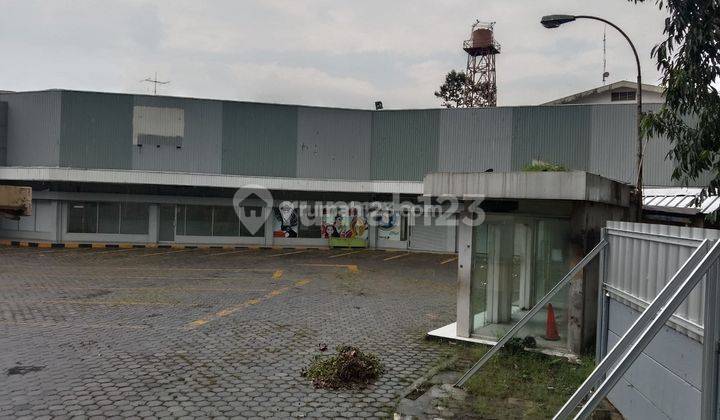 Central City Building Ex Giant