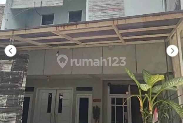 For Sale Attractive House in Antapani Depok Street 2