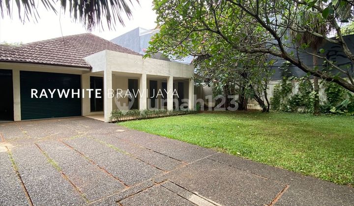 Rumah Lingkungan Tenang Area Kemang Dalam  2