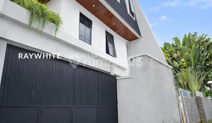 Rumah Siap Huni Bangunan 3 Lantai Area Cilandak Puri Mutiara