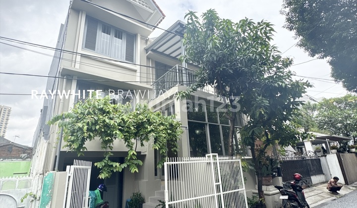 Rumah Newly Renovated Lingkungan Tenang Area Pondok Indah Rumah Newly Renovated Lingkungan Tenang Area Pondok Indah