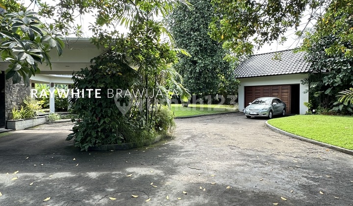 Rumah Tropical Resort Area Cilandak Barat 2