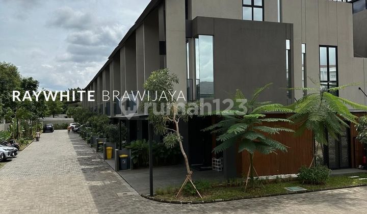 Rumah Modern Dalam Cluster, One Gate System Area Lebak Bulus