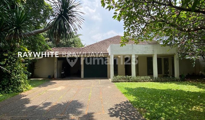 Quiet Neighborhood Area House in Kemang Dalam