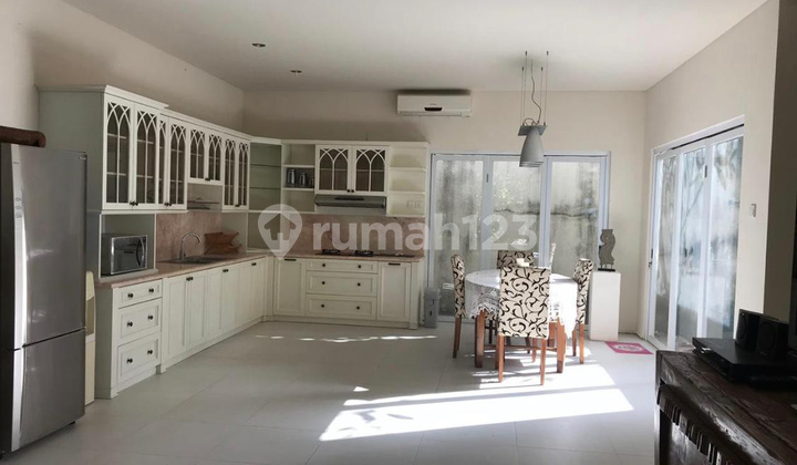 Rumah di Nata T-House Lantai 2 Di Kerobokan Furnished 2