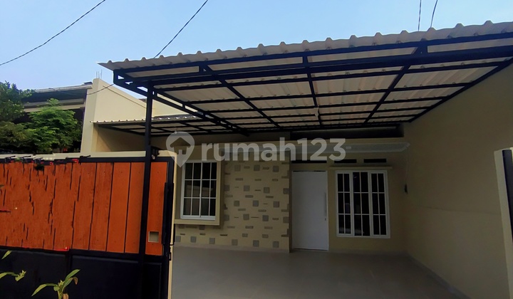 Ready-to-Occupy House in a Lively Neighborhood