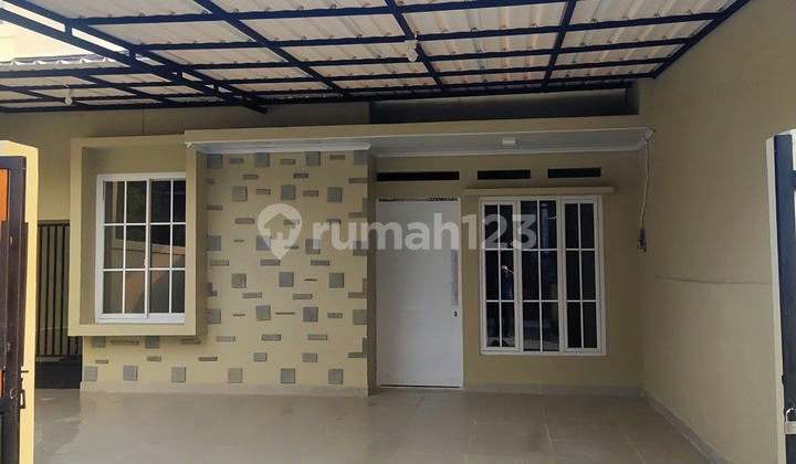 Ready-to-Occupy House in a Lively Neighborhood