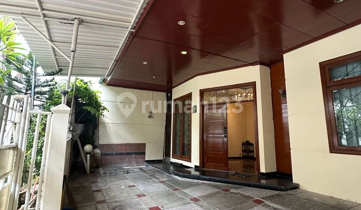 Pluit house 200m2 wide road, high ceiling ready to occupy 2