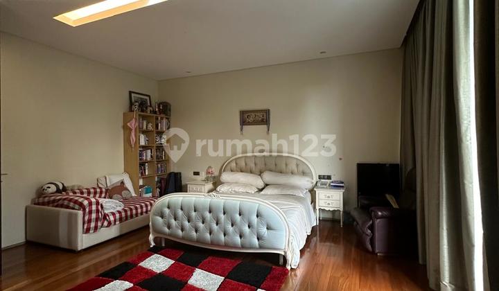 Rumah Mewah Pantai Indah Kapuk, Lotus Palace Luas Bangunan 1900M2. With Swimming Pool