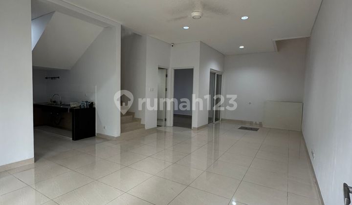 For Rent Riviera House in Puri 8X15 Almost Fully Renovated Building 2