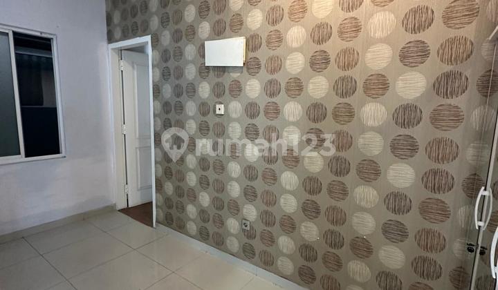 Puri Mansion House 9x15 Urgent Sale. Back Garden Already Renovated. 2