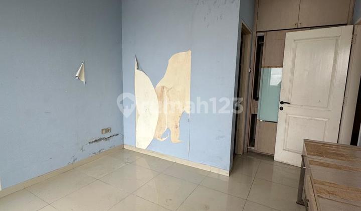 Rumah Puri Mansion 9X15 Butuh Cepat. Sudah Renov Taman Belakang