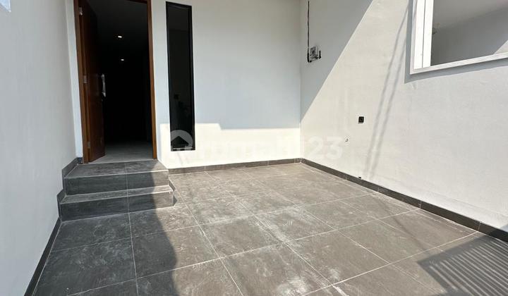 Rumah Brand New Muara Karang 3 Lantai 60M2. Hadap Selatan, Jalan 2 Mobil