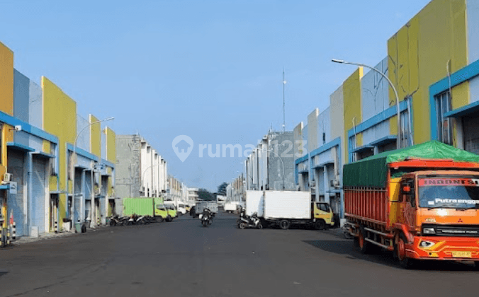 Gudang Sedayu Bizpark Daan Mogot Jakarta Barat 9x33 Sudah 2 Lantai HGB 2