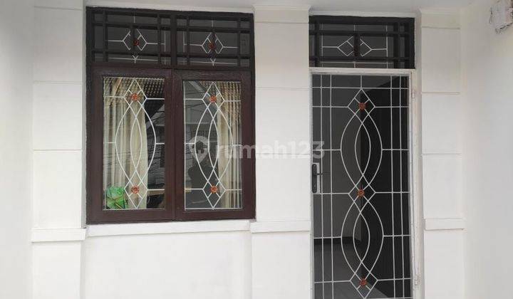 DI JUAL RMH CANTIK DAN MURMER TAMAN PALEM LESTARI 1