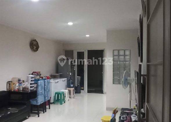 Dijual Rumah Siap Huni di Green Court 1