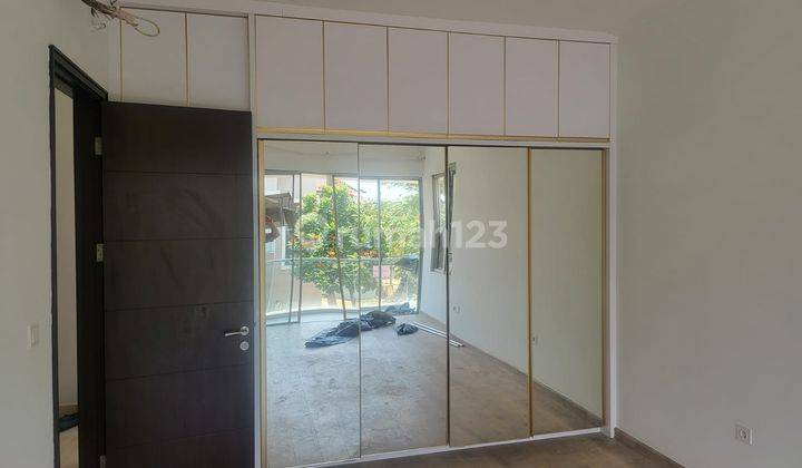 Rumah 2 Lantai Semi Furnished di Golf Island, Jakarta Utara 1