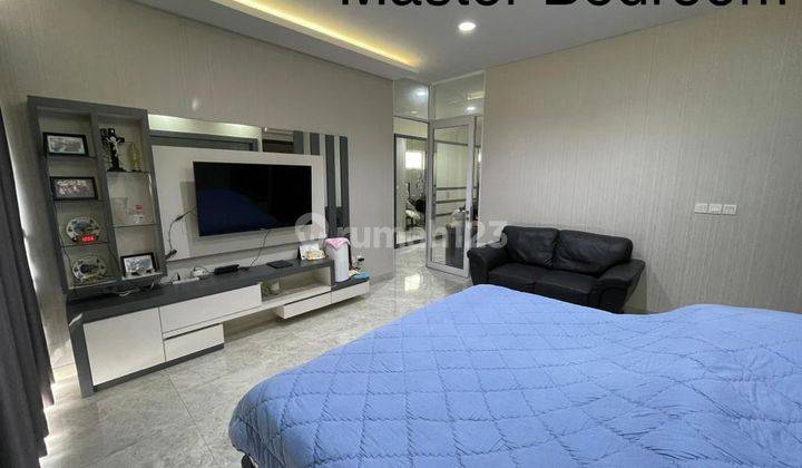 Rumah 3 Lantai Bagus Furnished di Citra 8