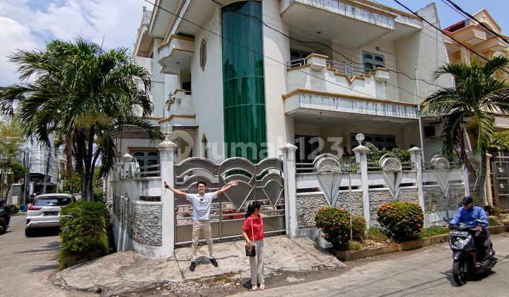 Rumah Hook Muara Karang