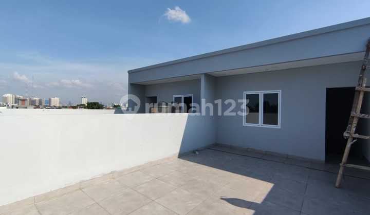 For Rent: Shop House by the Roadside in Duri Kosambi, West Jakarta 2