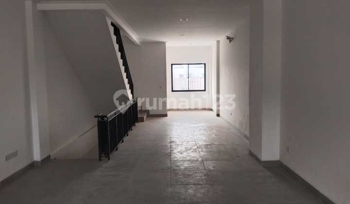Disewakan Ruko 3 lantai Shanghai PIK2 Tangerang
