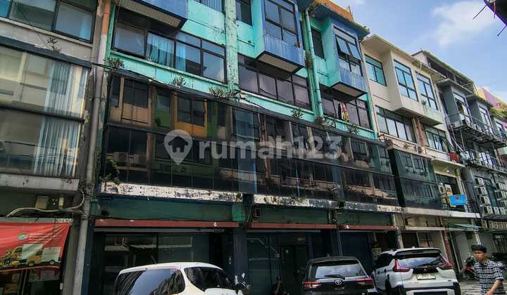 Cheap Sale of 3 Connected Shop-Houses Kramat Raya Senen Central Jakarta 1