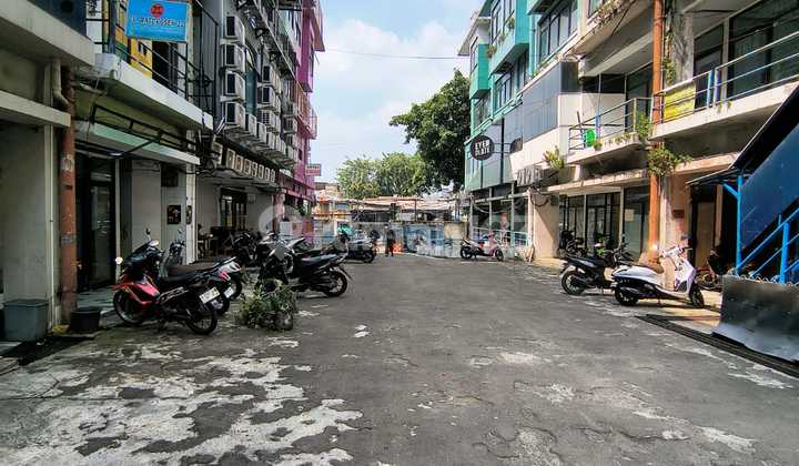 Cheap Sale of 3 Connected Shop-Houses Kramat Raya Senen Central Jakarta 2