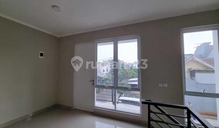 Dijual Rumah di Taman Semanan Indah. Luas 5X15m 2