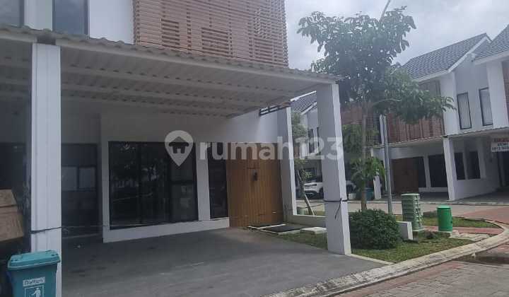 Disewakan Rumah di Metland Puri. Posisi Hook Hadap Taman