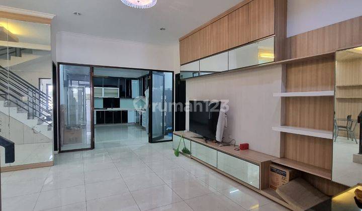 Rumah 2 Lantai Bagus Furnished di Cideng, Jakarta Pusat 1